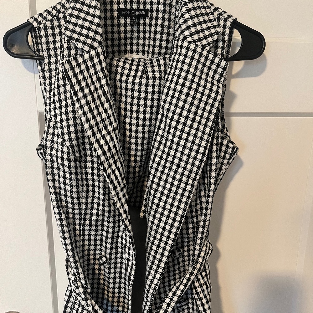 Two piece houndstooth set